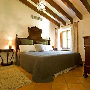 Standard Zimmer mit Kingsize-Bett